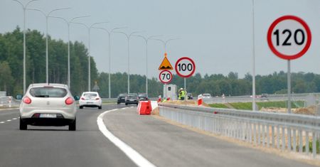 Polacy jeżdżą niemal najszybciej w Europie. Przez to jest więcej śmiertelnych wypadków