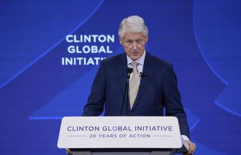 Bill Clinton ws. Epsteina. "Nie będę siedział bezczynnie"