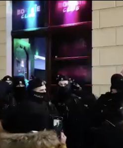 OtwieraMY. Policja tłumaczy się z blokady klubu. "Skuteczne działania służb"