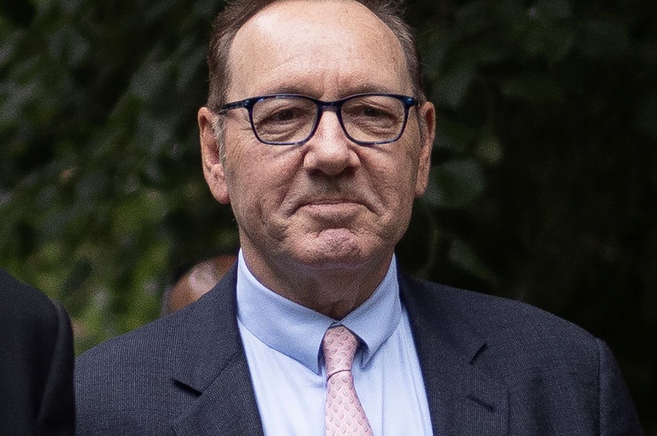 Kevin Spacey miał złapać mężczyznę za miejsce intymne. "Jak kobra"