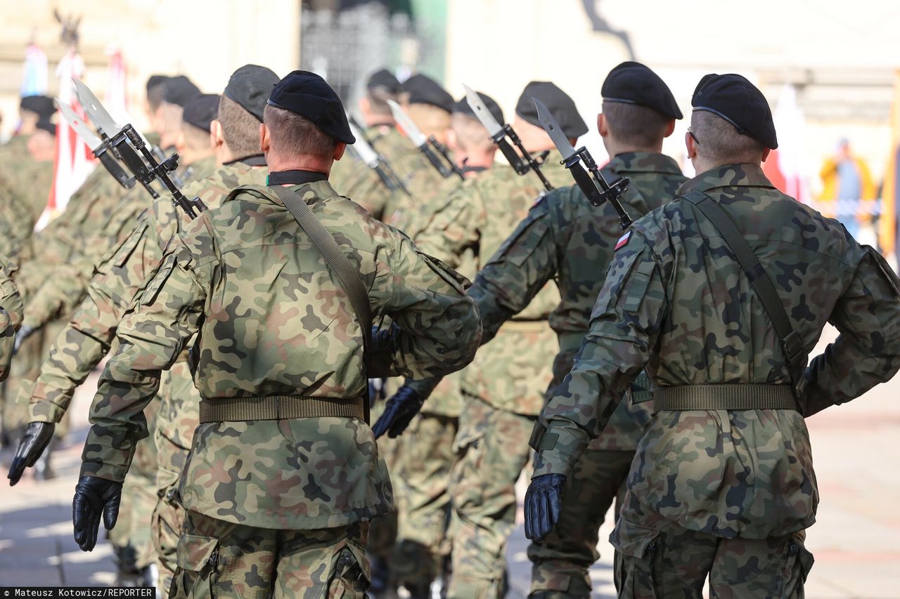 Obowiązkowa służba wojskowa. Ponad połowa Polaków jest na "tak"