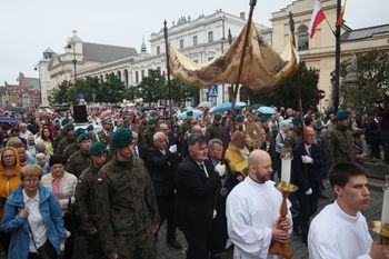 Uroczystość Bożego Ciała, czyli katolicka religijność w pigułce