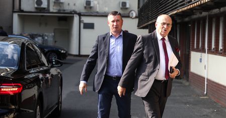 Afera w rządzie. PiS w potrzasku broni szefa MSZ