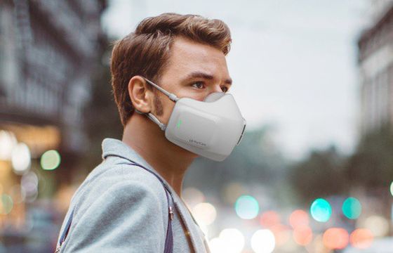 PuriCare Wearable Air Purifier - LG proponuje elektroniczną maseczkę z oczyszczaczem powietrza