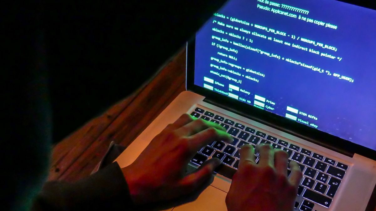 Ukraińscy hakerze wykradli bazę danych Kremla