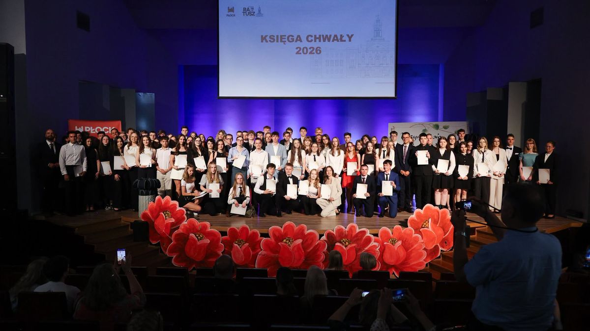 Wpisanie absolwentów do Księgi Chwały 