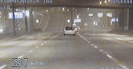 Kolejni piraci drogowi zatrzymani przez policyjne BMW. Posypały się mandaty