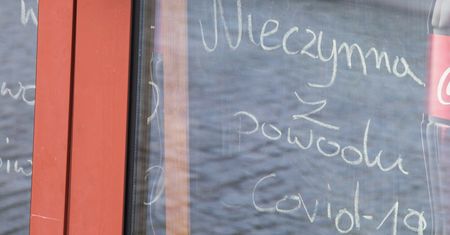 Lockdown po świętach? "Rozważyłbym ze względu na Omikron"