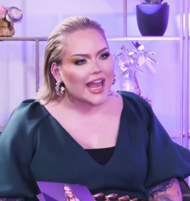 Rafał Brzozowski uciął sobie pogawędkę z Nikkie Tutorials, którą jego pracodawca rok wcześniej wyciął z transmisji