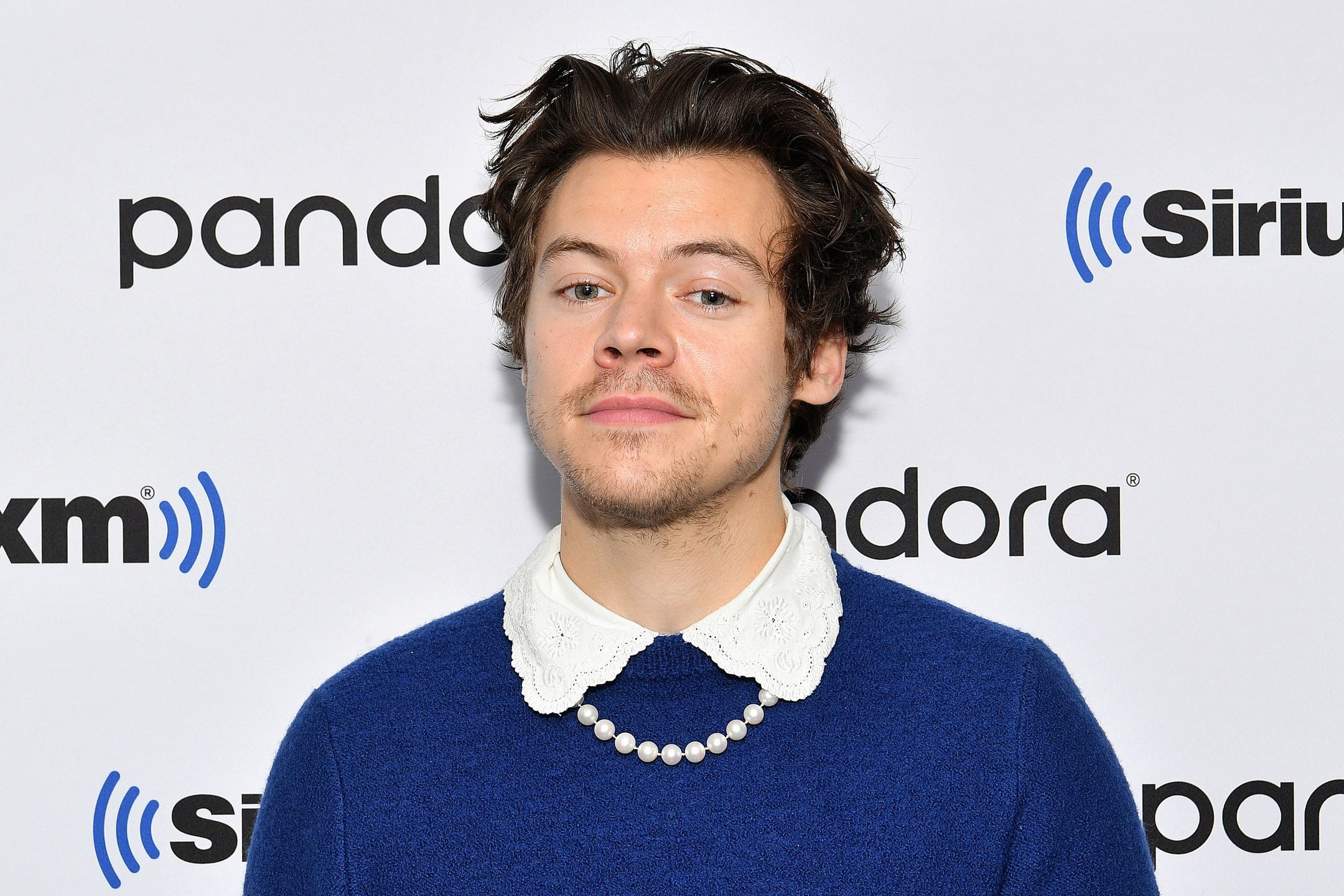 Harry Styles w koralach na ściance