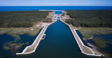 Kanał przez Mierzeję Wiślaną to głównie atrakcja turystyczna. Ruch komercyjny rośnie powoli