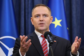 Ataki w szkołach. Nawrocki zabrał głos