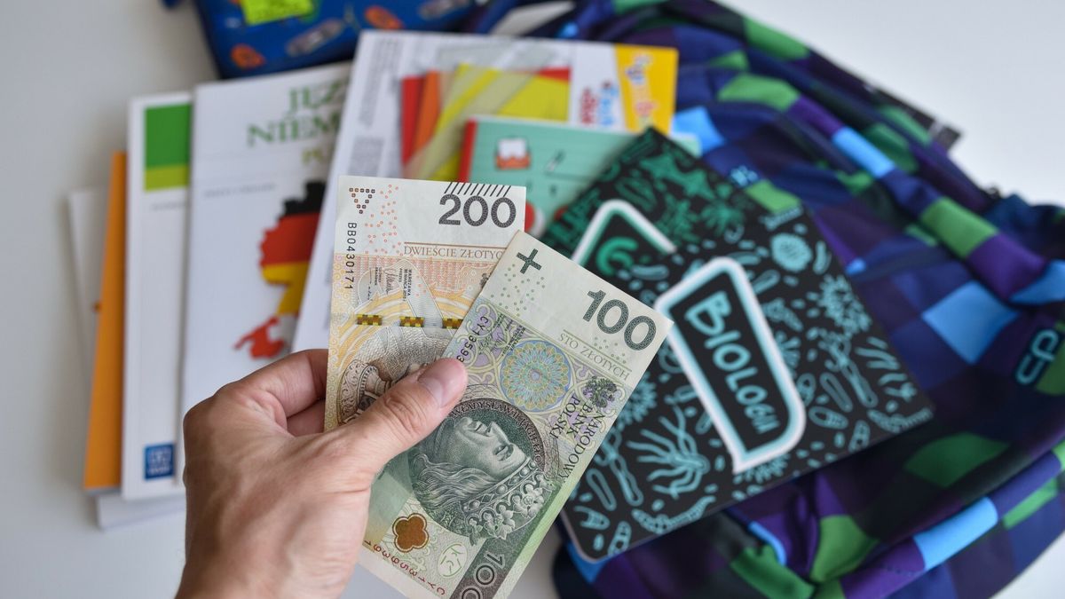 Wyprawka szkolna. Ruszył nabór wniosków na 300 plus 