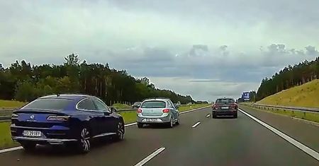Kierowca niebieskiego arteona podtrzymuje oświadczenie. Tak się tłumaczy