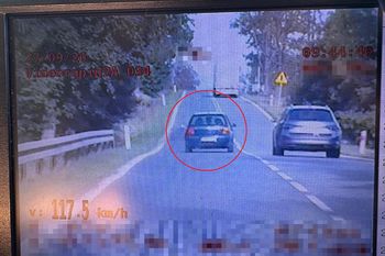 117 km/h i blisko 1,2 promila alkoholu. Jechał z dziećmi i żoną