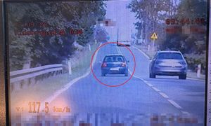117 km/h i blisko 1,2 promila alkoholu. Jechał z dziećmi i żoną