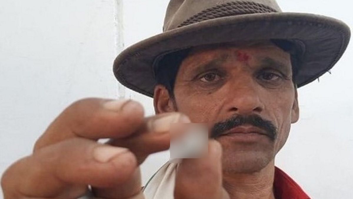 Mężczyzna ze znaleziskiem