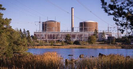 Wycieki w fińskiej elektrowni atomowej. Sprawę badają służby