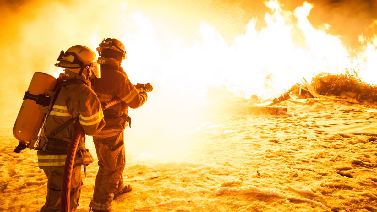 Strażacy walczą z pożarami lasów w Kanadzie