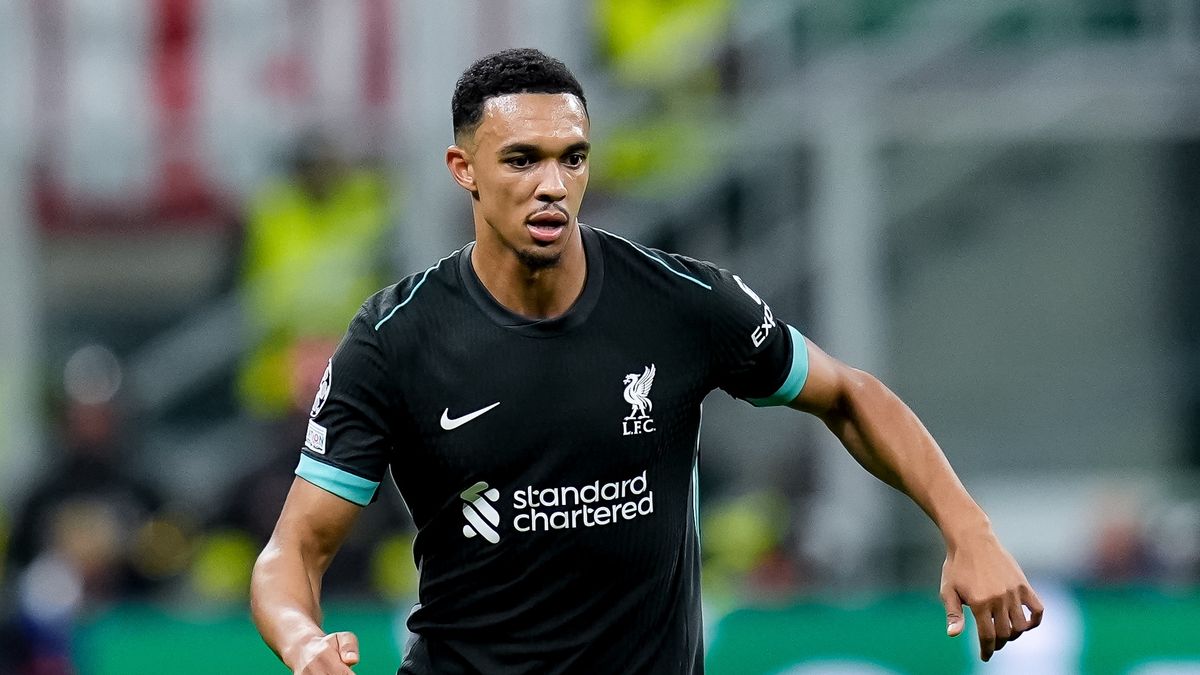 Trent Alexander-Arnold of Liverpool FC during the UEFA Champions League 2024/25 League Phase MD1 match between AC Milan and Liverpool FC at Stadio San Siro on September 17, 2024 in Milan, Italy. (Photo by Giuseppe Maffia/NurPhoto via Getty Images)
