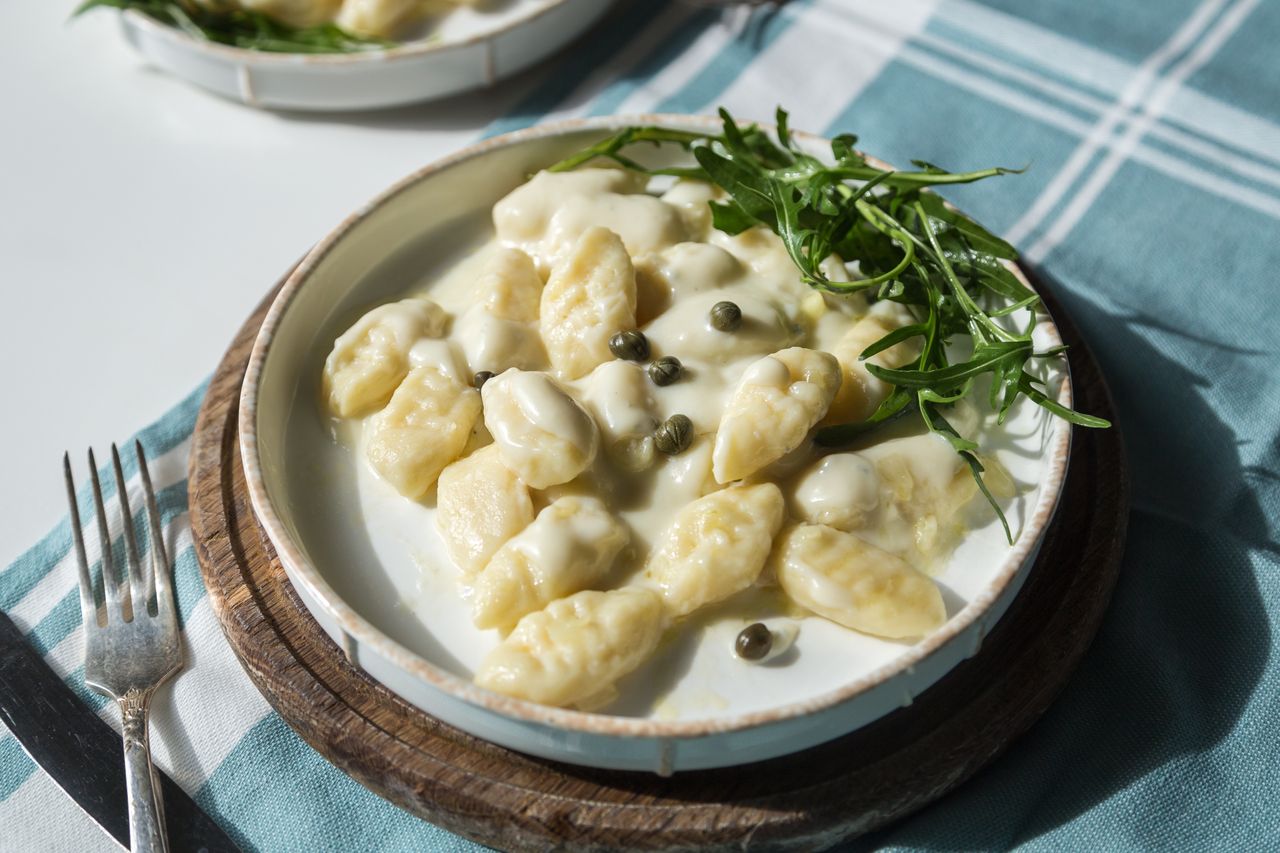 Gnocchi w sosie śmietanowym – klasyczne włoskie danie