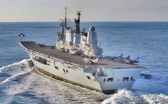 HMS Ark Royal - najpóźniej wycofany lotniskowiec typu Invincible