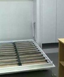 Te mieszkania wyglądają jak klatki dla gołębi. Ich cena wprawia w osłupienie