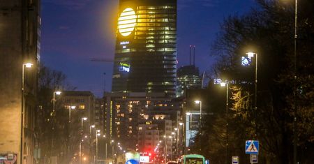 Drapacz chmur w centrum Warszawy sprzedany za ponad miliard złotych