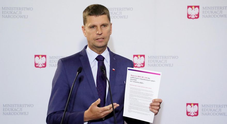 Minister edukacji Dariusz Piontkowski o powrocie do szkół. MEN opracował wytyczne w związku z pandemią koronawirusa