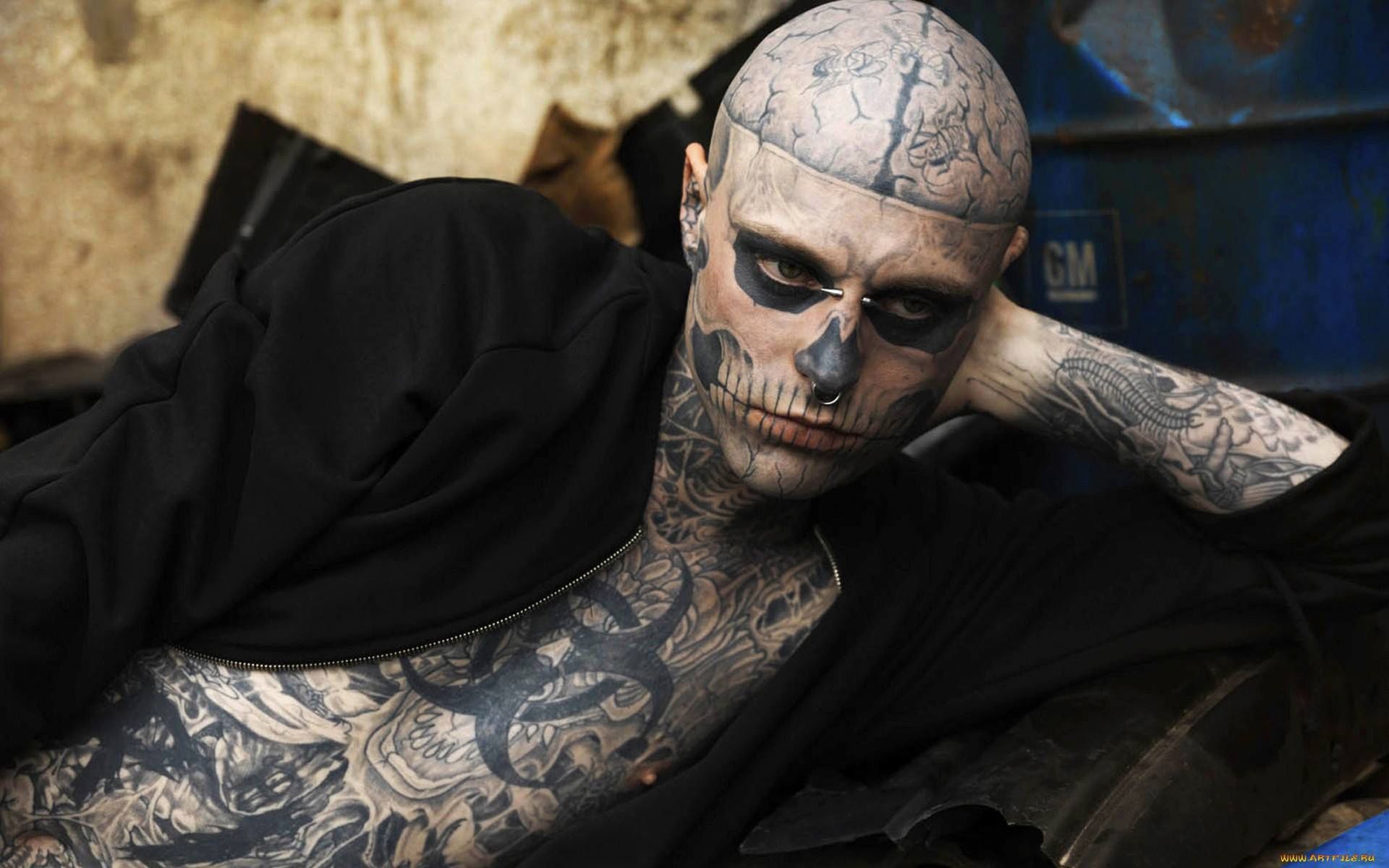 Nie żyje Zombie Boy – najbardziej wytatuowany model na świecie 1