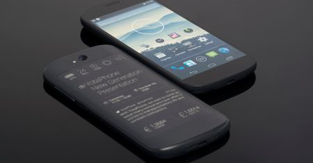 YotaPhone ma kolejnego konkurenta. Niestety jego cena będzie "nie chińska"