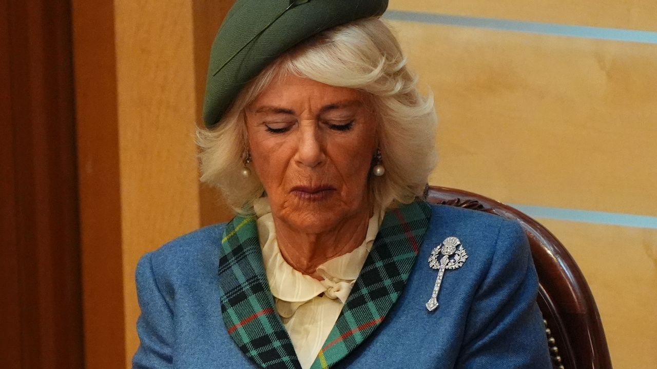 Camilla "zaatakowana" we własnym łóżku? Dziwaczne wyznanie jej syna