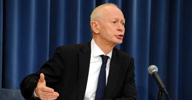 Nowe dowody osobiste poróżniły ministra z zastępcą?