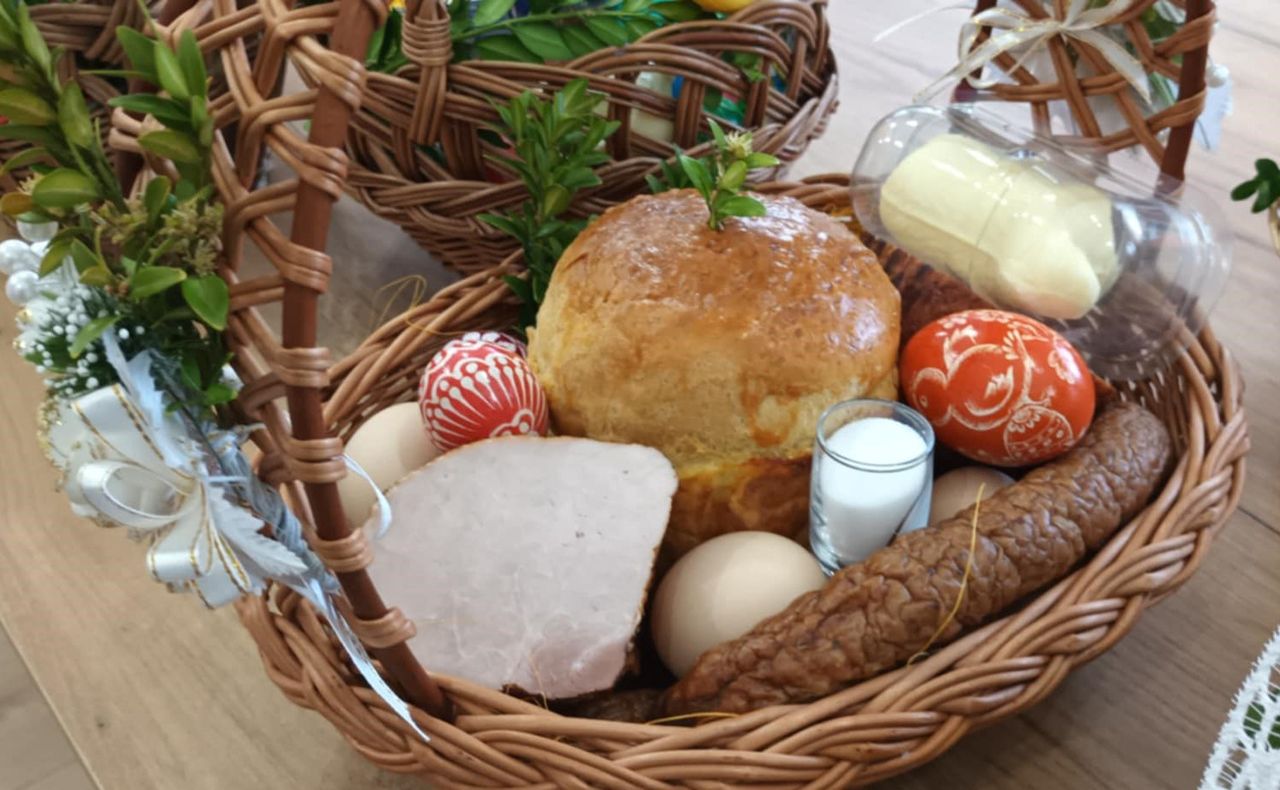 Wielkanocne koszyczki z Podkarpacia. W większości przeważał jeden produkt i nie chodzi o jajka