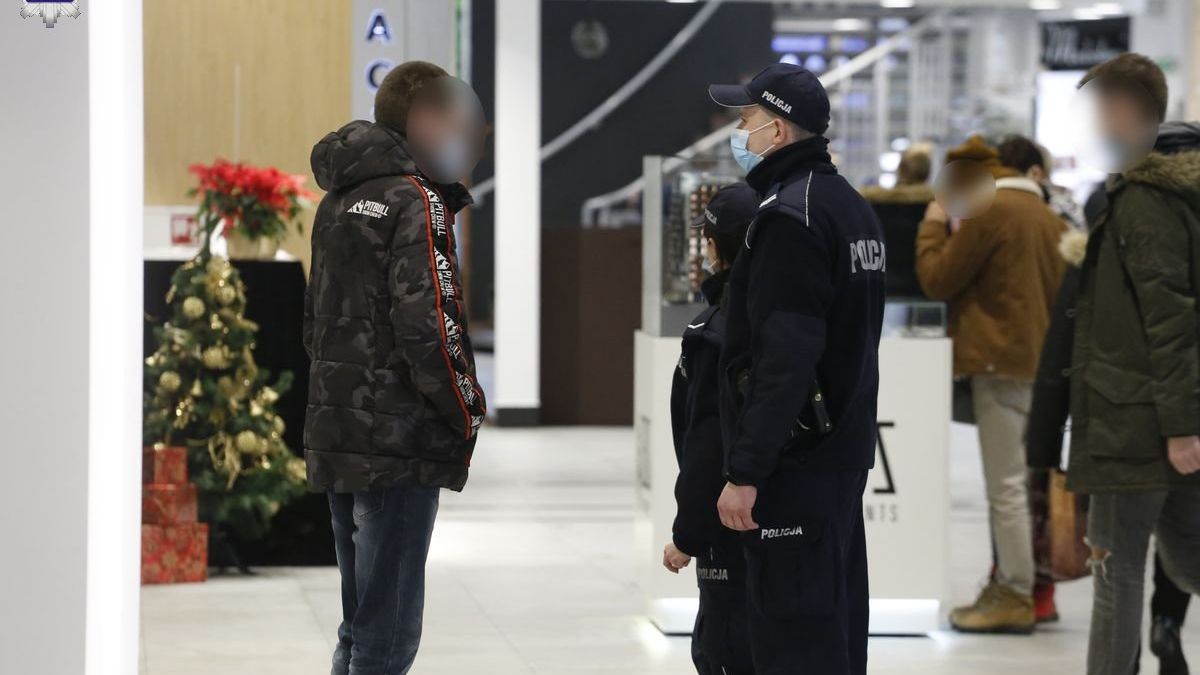 Kontrola policji w centrum handlowym Lublin Plaza