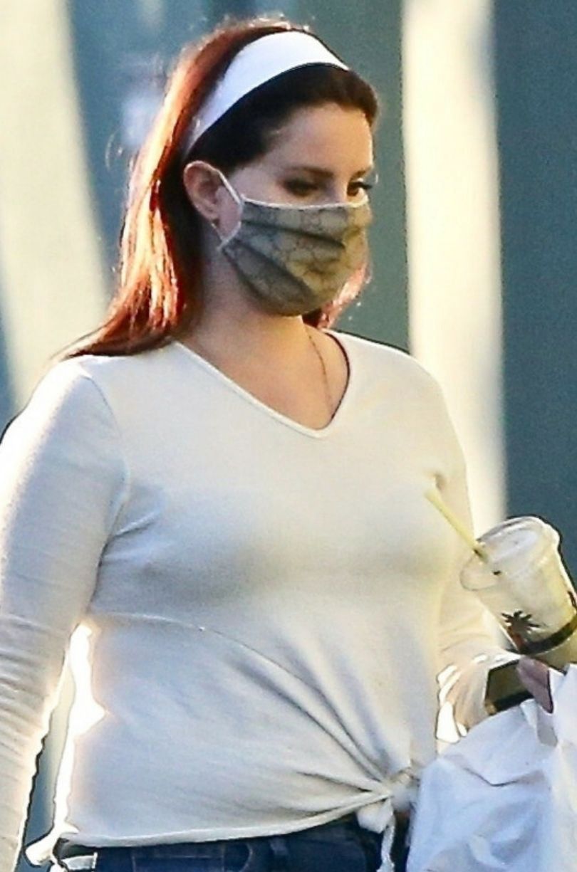 "Zwyczajna" Lana del Rey odbiera jedzenie na wynos