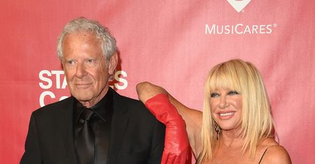 "Krok za krokiem": 70-letnia Suzanne Somers wciąż kusi krągłościami