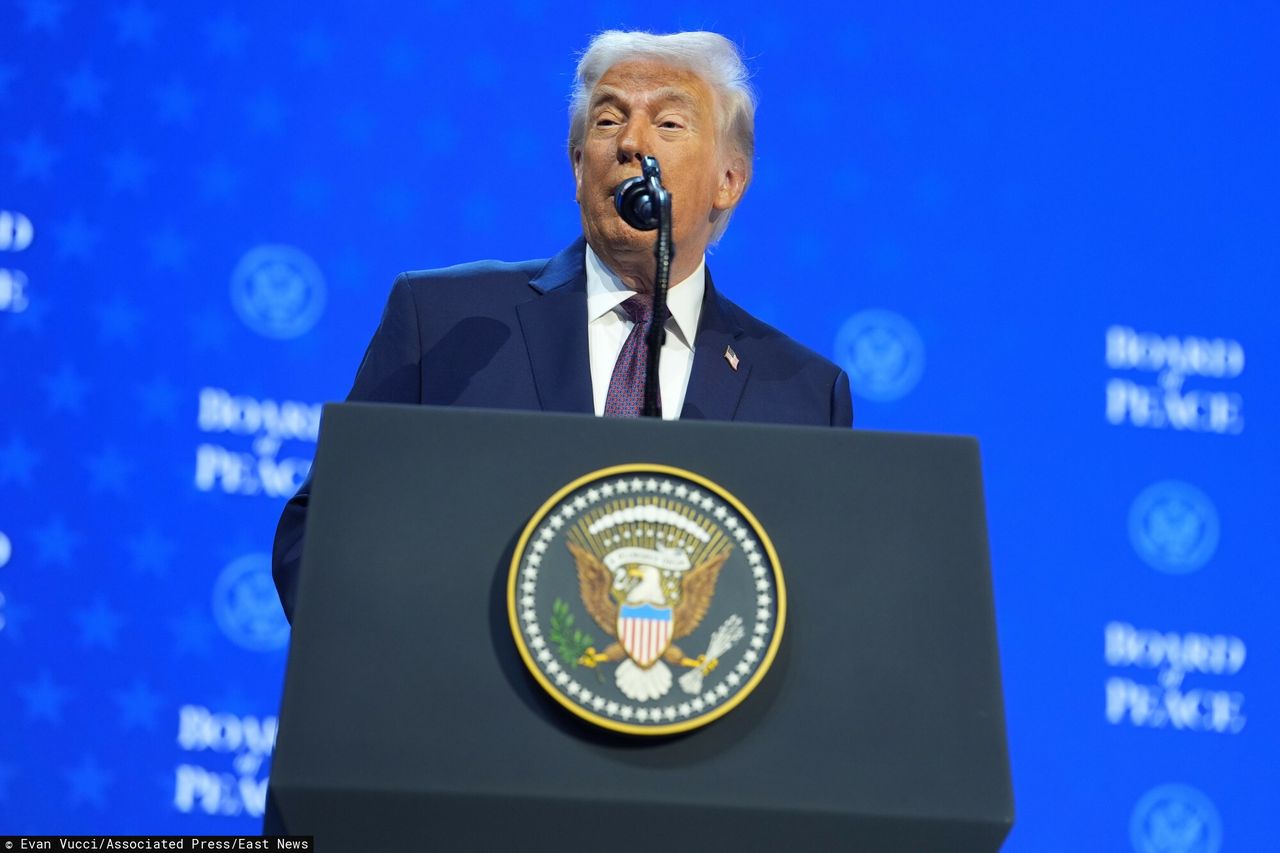 Złe wieści dla Trumpa. Popiera go coraz mniej osób