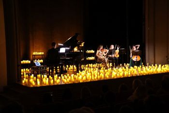 Rzeszów: Koncert "World Hits & Candles". Klasyka rocka, popu i kina przy świetle świec