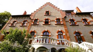 Osiedle górnicze z familokami i kościołem w Czeladzi. Tu wszystko wygląda jak ponad 100 lat temu