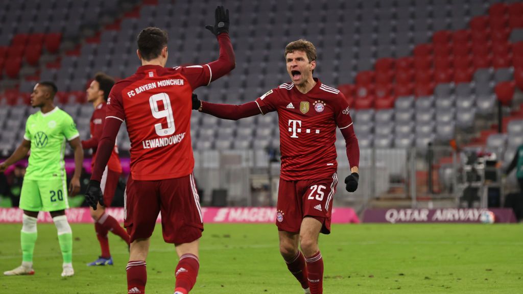 Zdjęcie okładkowe artykułu: Getty Images / Alexander Hassenstein / Na zdjęciu: Robert Lewandowski i Thomas Mueller