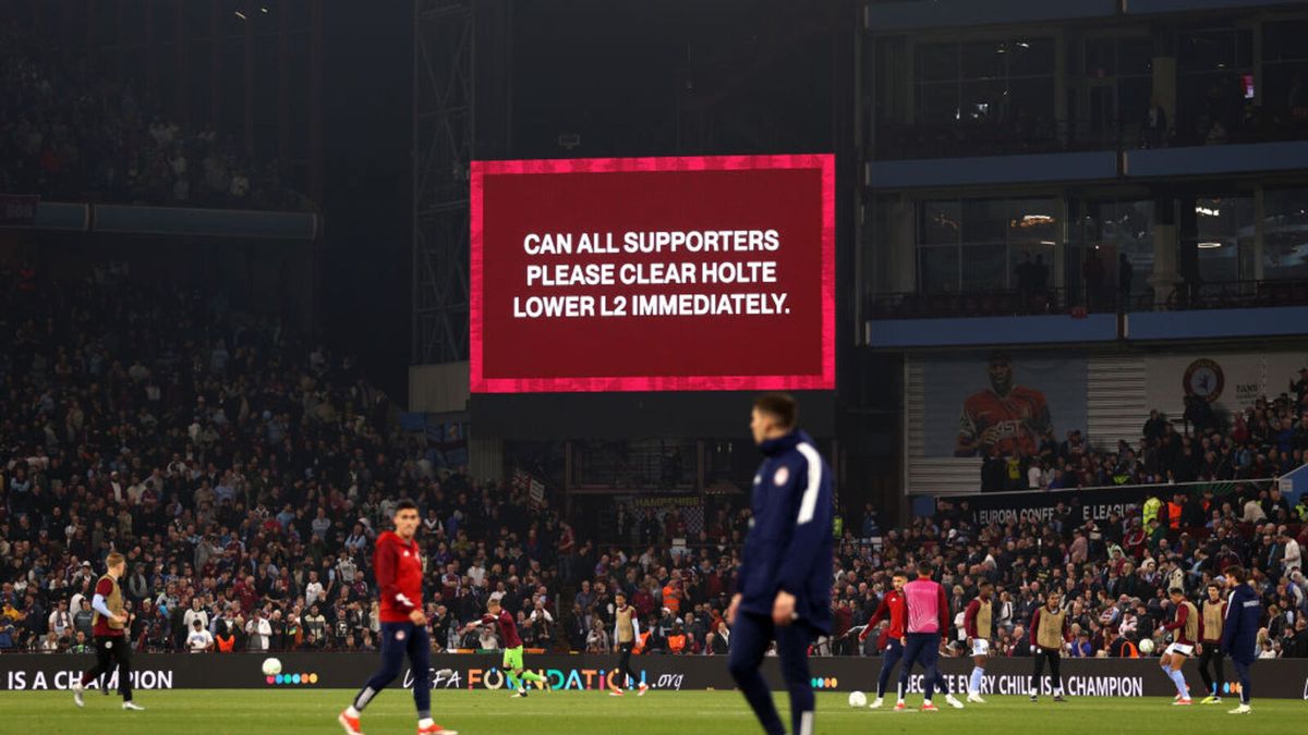 Zdjęcie okładkowe artykułu: Getty Images / Naomi Baker / komunikat na stadionie Villa Park w Birmingham