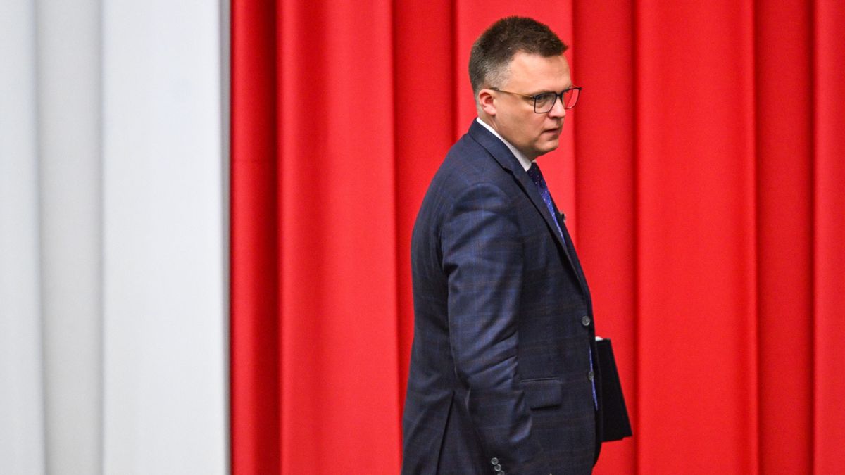 Słowa o "zamachu stanu" narobiły zamieszania. Hołownia tłumaczy