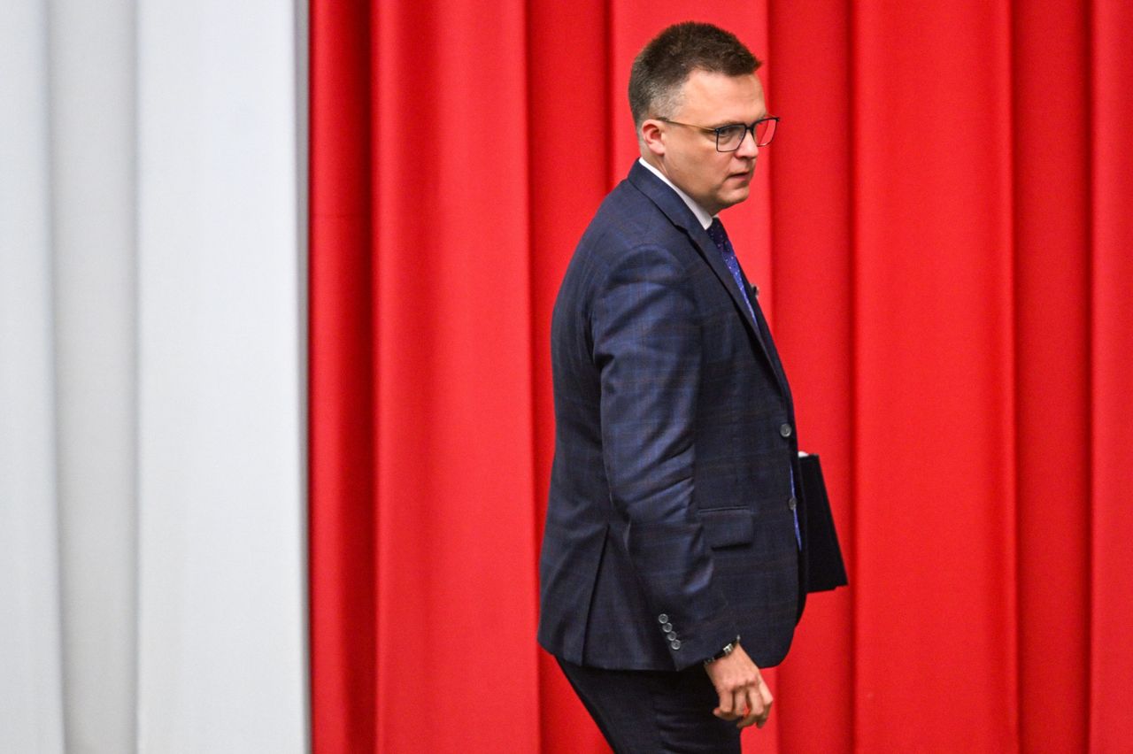 Słowa o "zamachu stanu" narobiły zamieszania. Hołownia tłumaczy