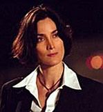 Czarna komedia dla Carrie-Anne Moss