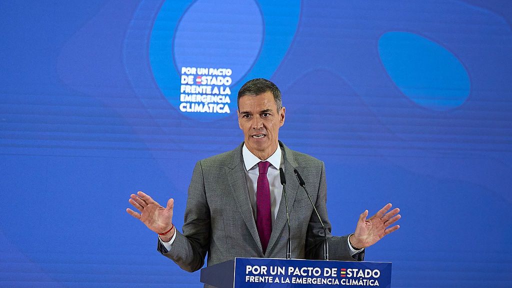 Sanchez Presents His Proposal For A State Pact To Address The Climate Emergency At The Opening Of The Political Year
MADRID, SPAIN - SEPTEMBER 01: The President of the Government, Pedro Sanchez, closes the event 'For a State Pact to face the climate emergency', at the Ministry for Ecological Transition and Demographic Challenge, on September 1, 2025, in Madrid, Spain. The President of the Government presents the Executive's proposal for a State Pact to face the climate emergency. The Interministerial Commission for Climate Change and Energy Transition has been launched in order to achieve the best treatment of public policies on the transition to a greener productive and social model. (Photo By Jesus Hellin/Europa Press via Getty Images)
Europa Press News