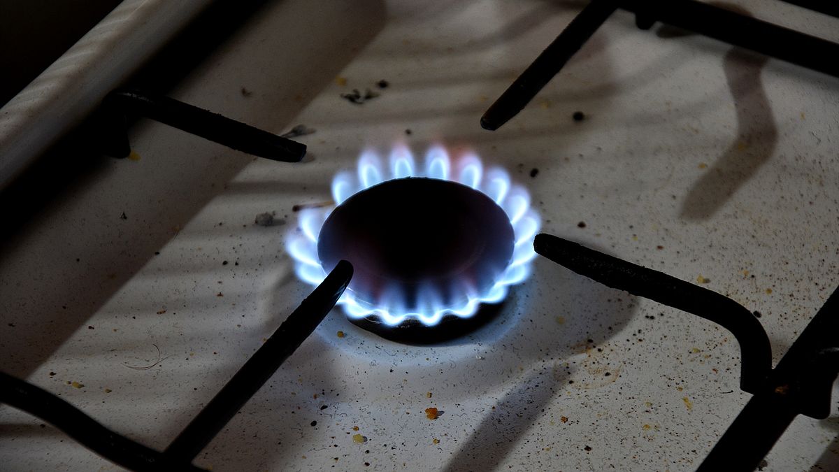 Gas stove burner in operation
MARSEILLE, FRANCE - 2024/06/24: Gas stove burner in operation. The Energy Regulatory Commission (CRE) announced an increase of 11.7% on average in the price of gas in July 2024 compared to the month of June. (Photo by Gerard Bottino/SOPA Images/LightRocket via Getty Images)
SOPA Images
price of gas, gas prices, inflation, burner, increase, energy regulatory commission, gas fire, cre