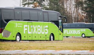Kierowca zostawił seniorkę na parkingu. FlixBus stawia sprawę jasno