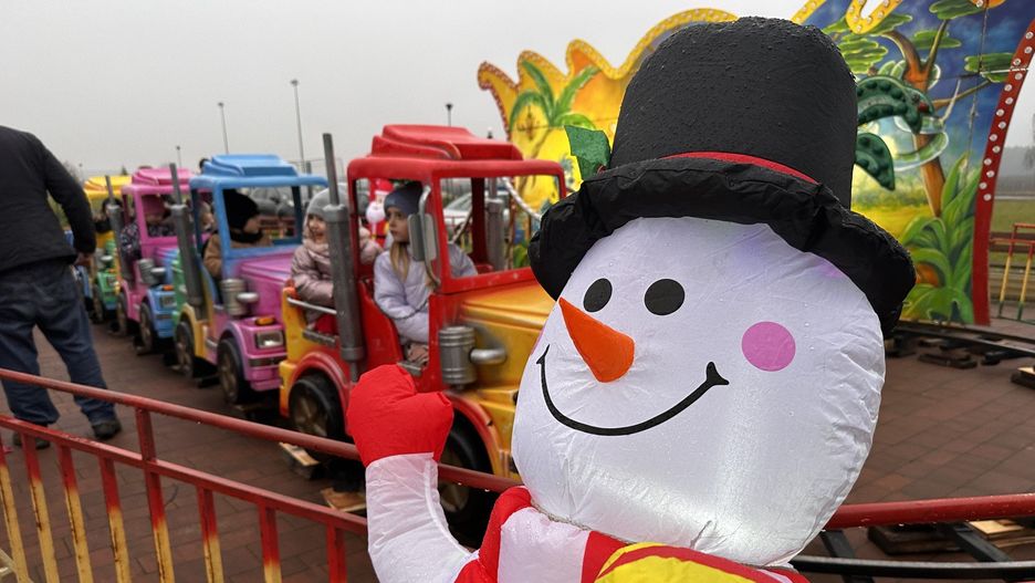 2. Łoniowski Jarmark Świąteczny ze smakołykami i atrakcjami dla najmłodszych. Zobacz kolejne zdjęcia.