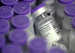 Aby pokonać Deltę konieczna będzie nowa szczepionka? "Dotychczasowe mogą być niewystarczające do ochrony przed tym wariantem"